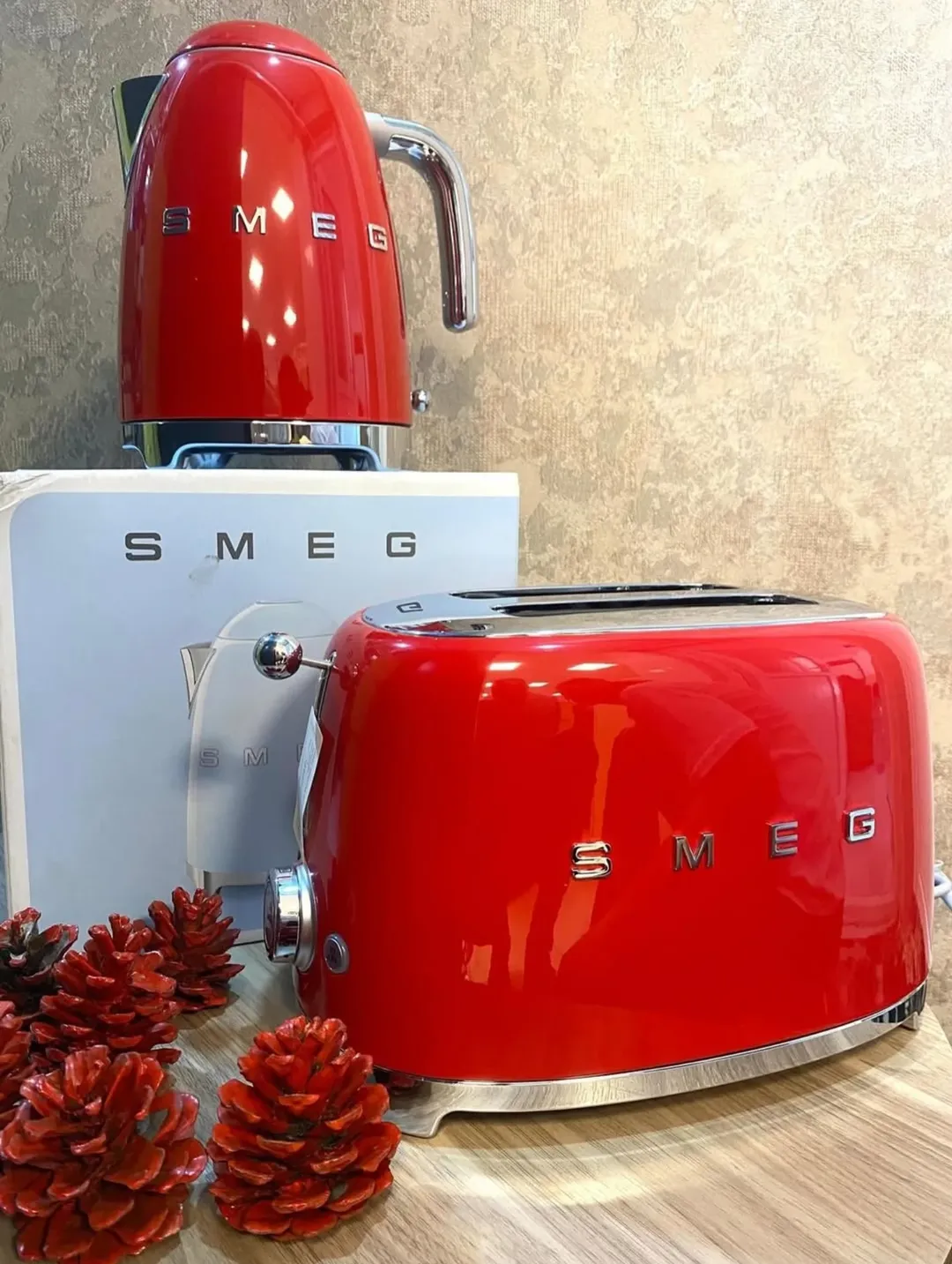 Colorful New Original Smeg Kettle 1.7L
