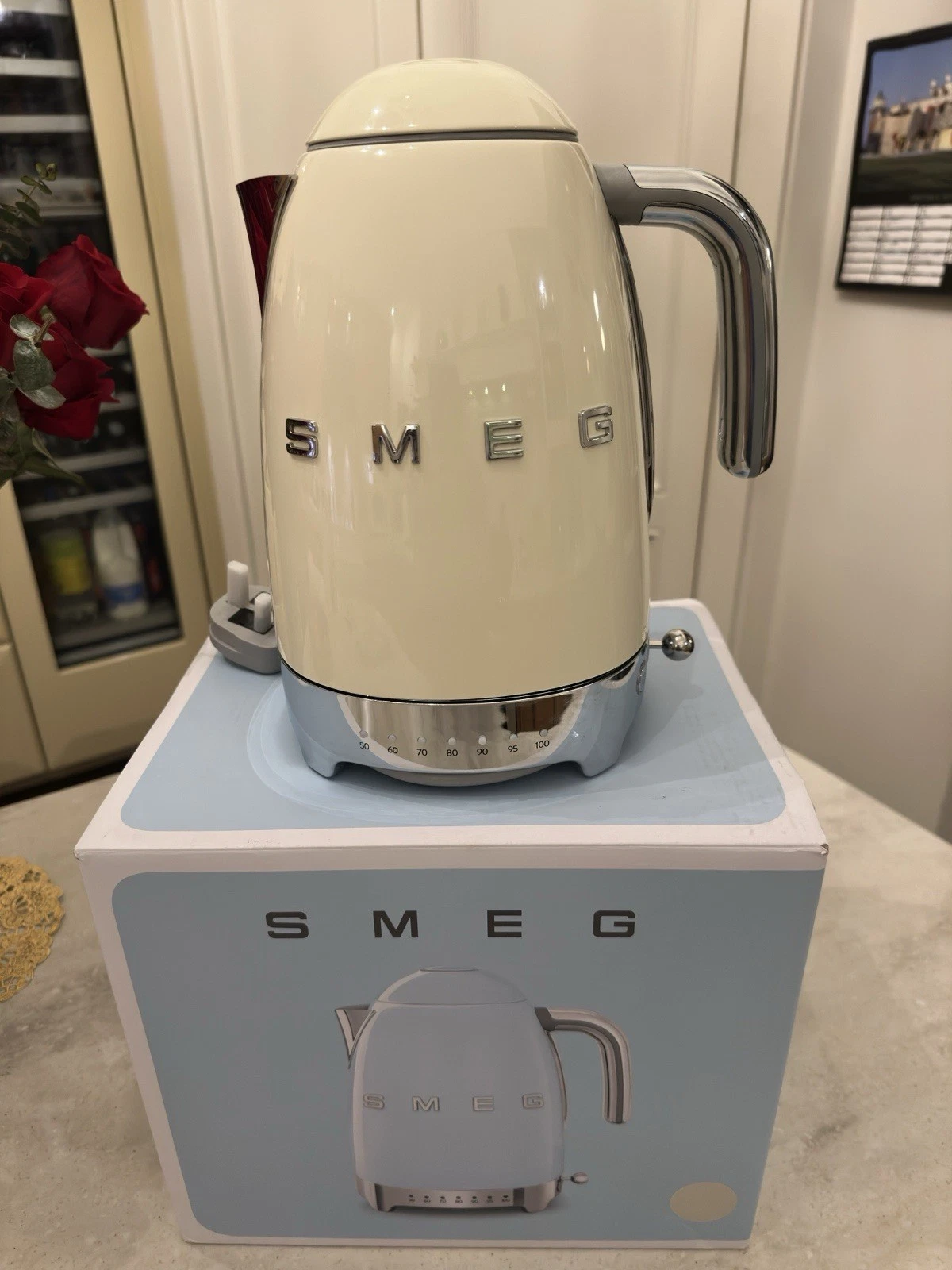 Elegant 1.7L Cream Smeg Kettle