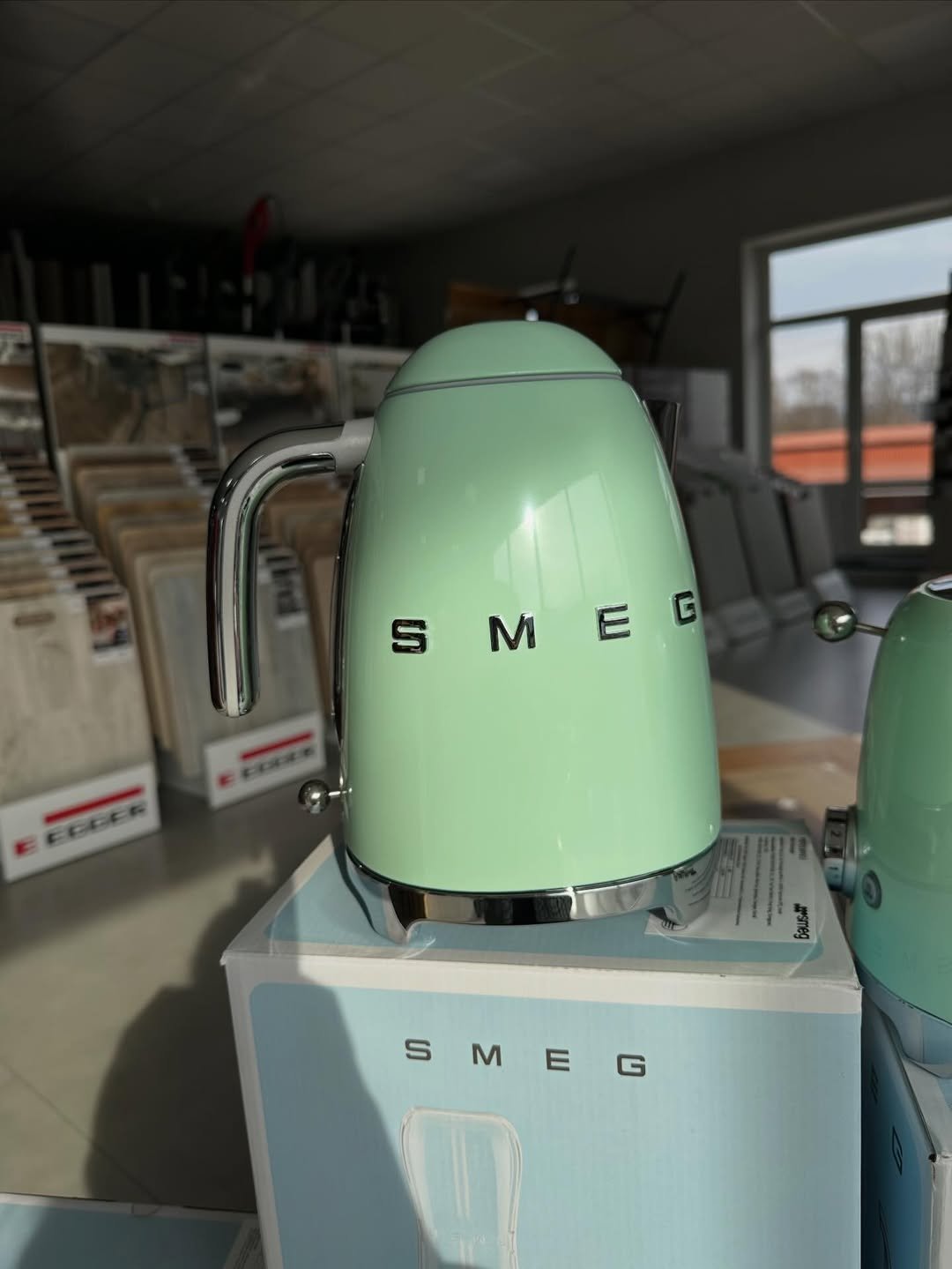 Original Pastel Green Smeg 1.7L Kettle